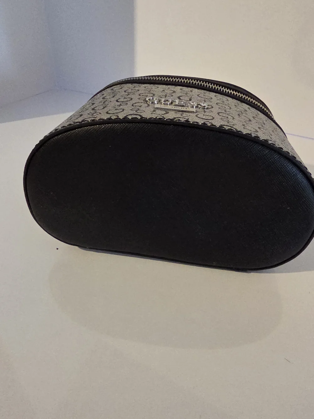 GUESS Gray/Black Monogram Cosmetic Case Top-Handle Bag
